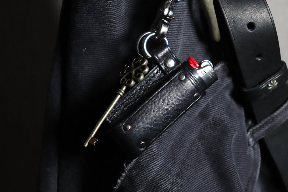 IDX - black and chrome lighter case