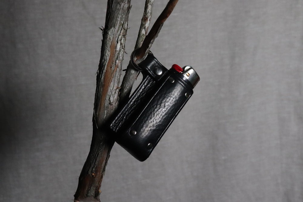 IDX - black and chrome lighter case